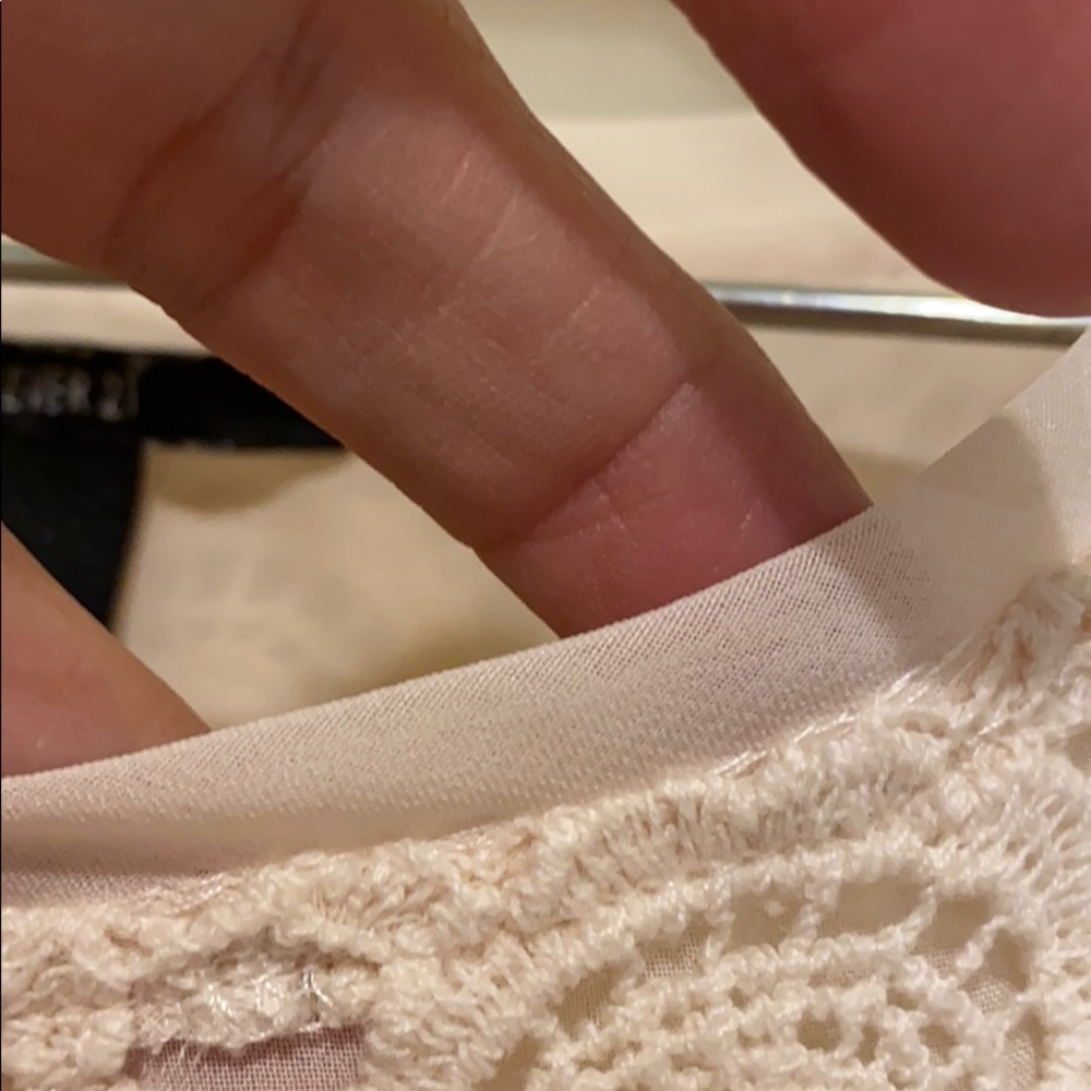 Crocheted, pretty top! - Picture 4 of 4